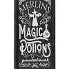 "Merlins Magic Potions" Halloween Wandbild 41cm -Halloween Deko Verkaufsgeschäft merlins magic potions halloween holzschild 41cm wood halloween engraved wall sign 54246
